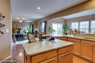 16423 Boatswain Cir, Woodbridge VA  22191-3072 exterior