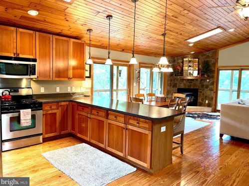 170 Wildlife Dr, Lost City WV  26810-8425 exterior