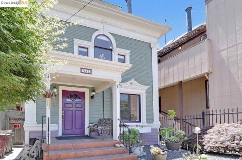 541 33rd St, Oakland, CA 94609-3007