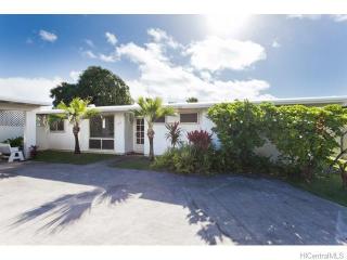 1212 Kahili St, Kailua, HI 96734-4058
