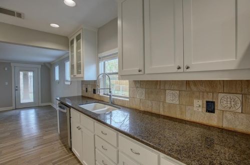 2006 Main St, Georgetown TX 78626-5047 exterior