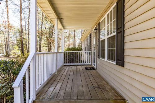 501 Jefferson Dr, Bybee VA 22963-3034 exterior