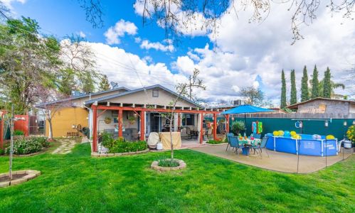 616 Q St, Rio Linda CA  95673-1427 exterior