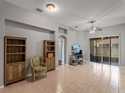 4775 48th Ave, Vero Beach, FL 32967-0915