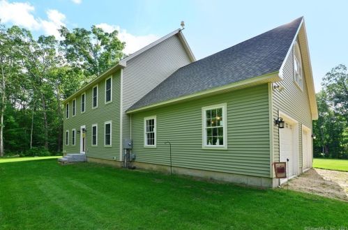 153 Fire Tower Rd, Pomfret Center, CT 06259-9518