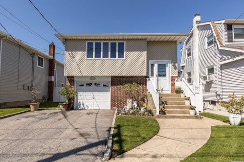 139 Baisley Ave, East Rockaway NY  11518-1823 exterior