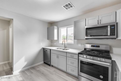 8921 10th St, Phoenix AZ  85020-3003 exterior