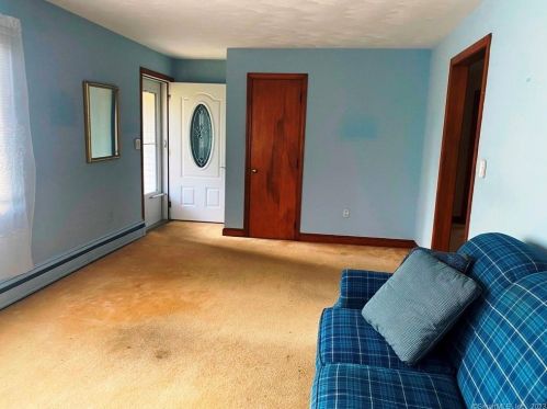 90 Pineridge Dr, Waterbury CT  06716-3134 exterior