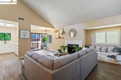 656 Fig Tree Ln, Pacheco, CA 94553-4187