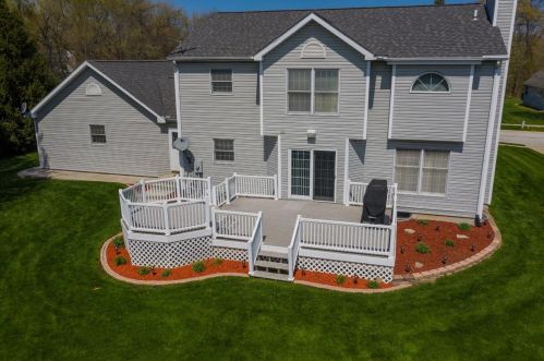 2539 9th Pl, Hobart, IN 46342-5357