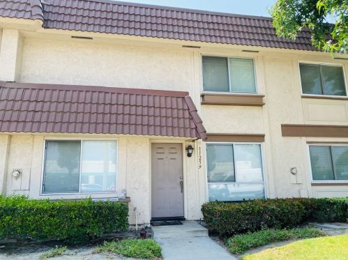 11259 Knott Ave, Cypress CA  90630-5401 exterior
