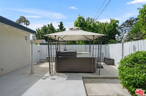 4841 Tyrone Ave, Van Nuys CA 91401-5126 exterior