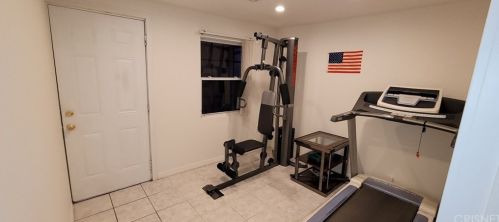 16931 Hart St, Van Nuys CA 91406-4507 exterior