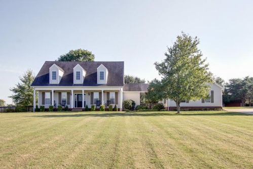 1255 Hardison Rd, Columbia, TN 38401-1352