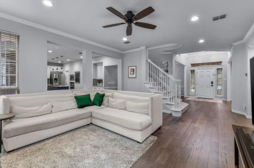 3808 Cherokee Dr, Bedford TX  76021-3110 exterior