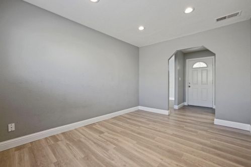 1325 Arrowhead Ct, Modesto CA  95351-1723 exterior