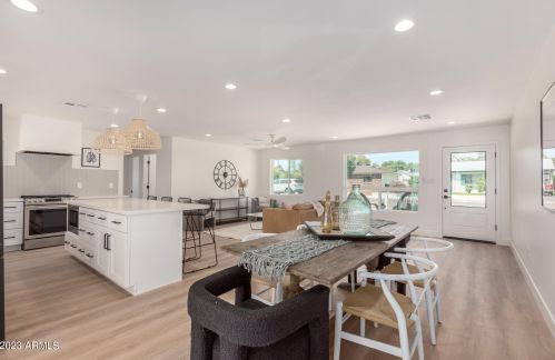 231 El Camino Dr, Phoenix AZ  85020-3515 exterior