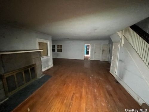 2705 Lighthouse Rd, Southold NY  11971-3107 exterior