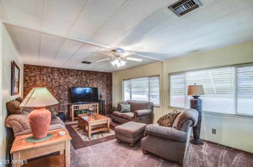 25403 Wyoming Ave, Chandler AZ  85248-6460 exterior