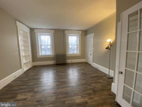704 Market St, Molino, PA 17961-2028