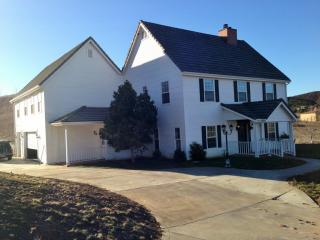 36475 Avenida La Cresta, Murrieta CA  92562-7397 exterior