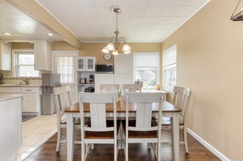 23 Corona Dr, Bethpage NY  11714-4547 exterior