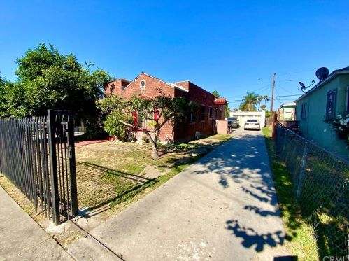 1114 Rose Ave, Compton CA  90221-1415 exterior