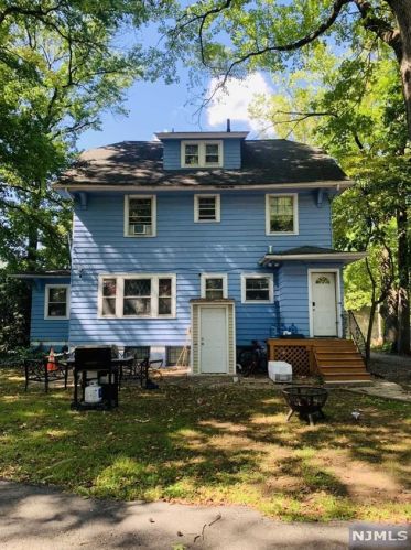 422 Walnut St, East Orange, NJ 07017-3917