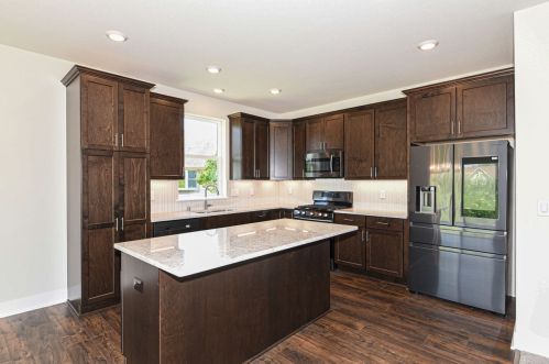 637 Annecy Park Cir, Waterford WI  53185-4262 exterior