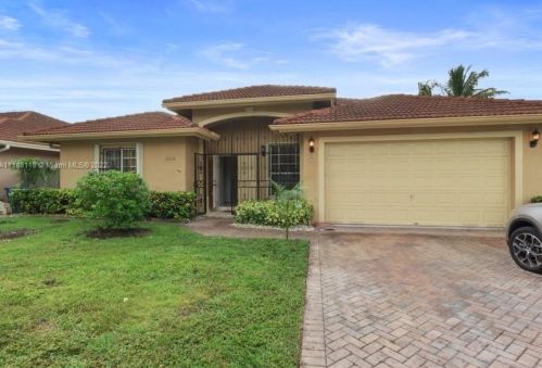 16016 102nd Ln, Miami, FL 33196-6178