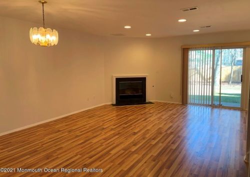 11 Lexington Ct, Holmdel Village NJ  07733-2759 exterior