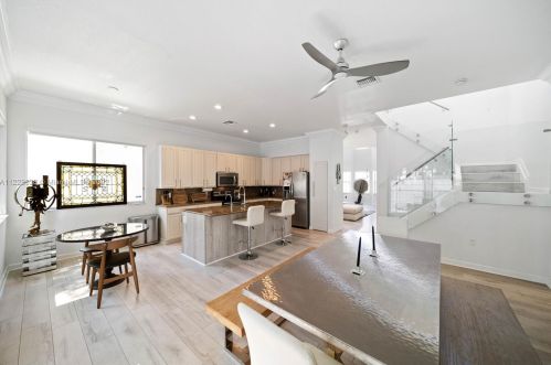 211 15th St, Dania Beach FL  33004-4244 exterior