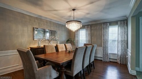 560 Lynne Dr, Greystone Park NJ  07950-3336 exterior