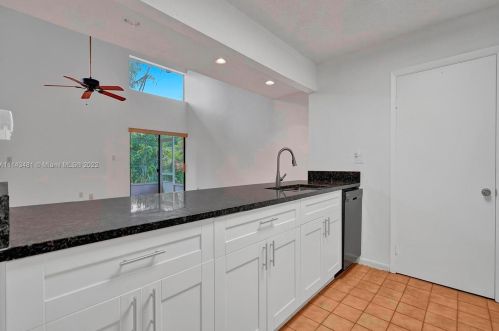 7692 Oakmont Cir, Hialeah FL  33015-2046 exterior