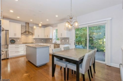 5 Shirewood Dr, Scotch Plains NJ 07076-2513 exterior