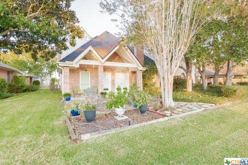 225 Charleston Dr, Victoria TX 77904-3814 exterior