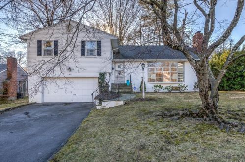 60 Runyon Pl, Scarsdale, NY 10583-7008