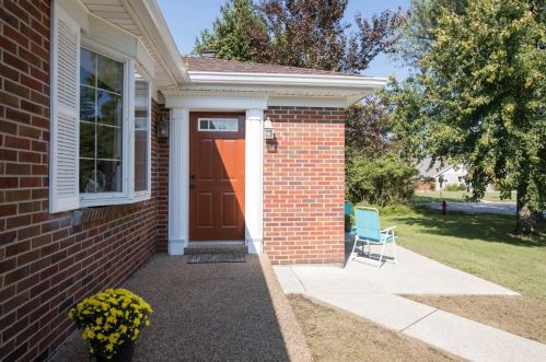 505 Harrison Ln, Cincinnati, OH 45244-2204