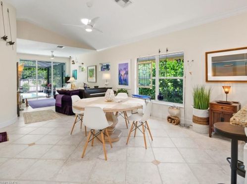 813 103rd Ave, Naples FL  34108-3224 exterior