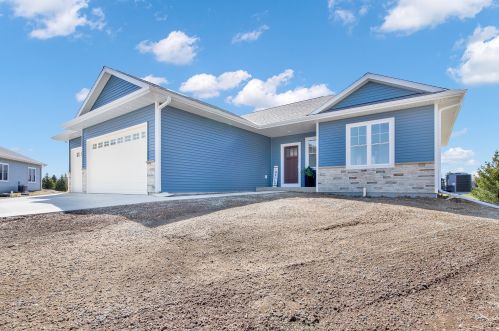 6951 Barney Ct, West Bend, WI 53090-7508