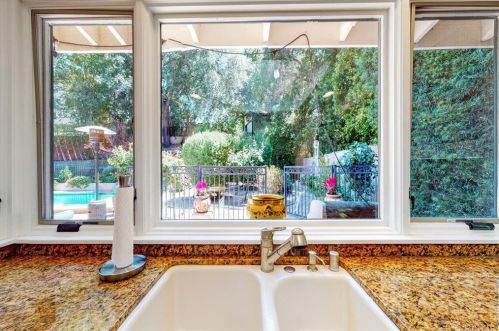 22926 Wrencrest Dr, Calabasas CA  91302-1866 exterior