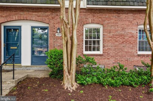 5919 Noblestown Rd, Springfield, VA 22152-1106
