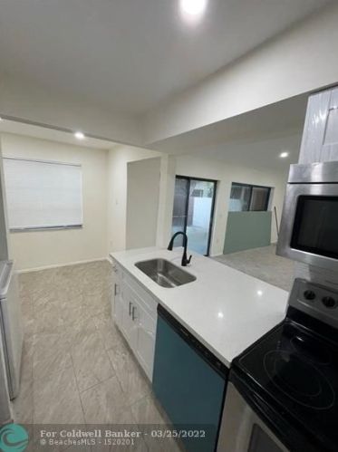 9667 15 Ct, Hollywood FL 33024-4429 exterior