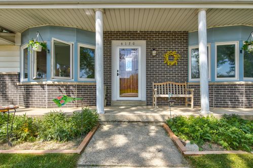 6130 Warnimont Ave, Milwaukee, WI 53220-1321