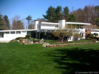 109 Chesham Dr, Waterbury, CT 06762-1406
