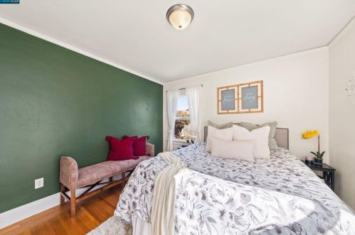 7426 Holly St, Oakland CA  94621-2834 exterior