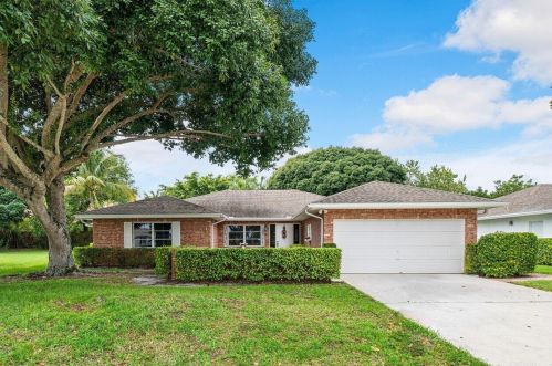 10935 Greentrail Dr, Boynton Beach, FL 33436-4925