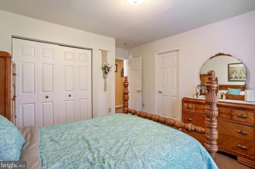 52 Oak Crest Dr, Richmond National Battlefiel VA  22835-1579 exterior