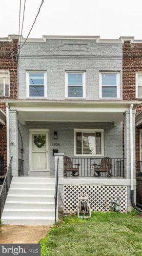 1905 Naylor Rd, Washington DC  20020-6805 exterior
