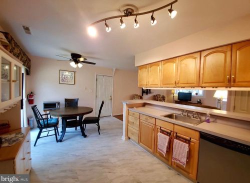 32 Mckinley Ave, Blenheim NJ  08012-5318 exterior